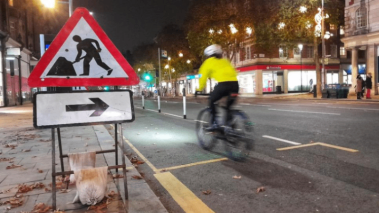 خط کشی جاده ای برای مسیر دوچرخه سواران