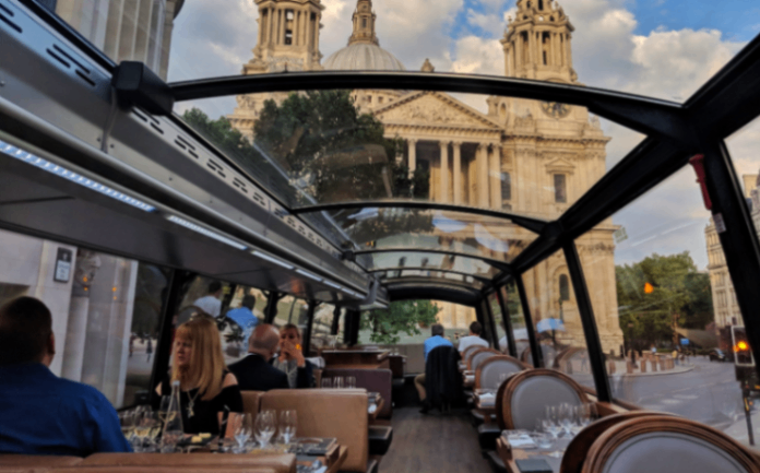 حافلة طعام خاصة بلندن في