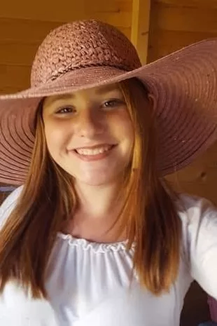 Amber Gibson  - اغتصبها شقيقها وقتلها