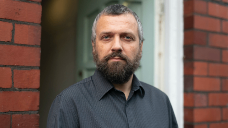 نصب خيام في مواقع عسكرية مهجورة لإيواء 2000 لاجئ 