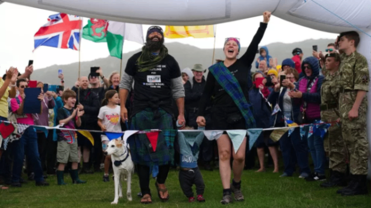 السير على الاقدام 19 الف ميل 