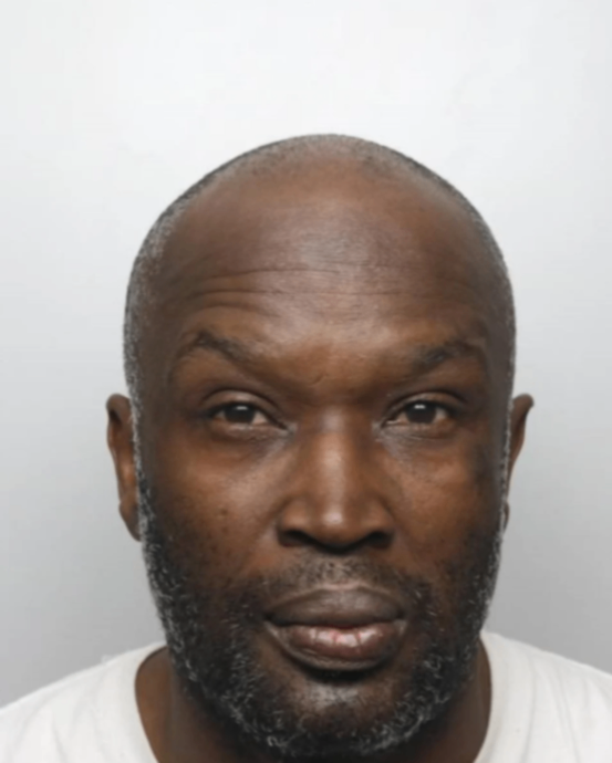 تم إعتقال جونيور  البالغ من العمر 50 عامًا بتهمة بالاعتداء اللفظي الجنسي .