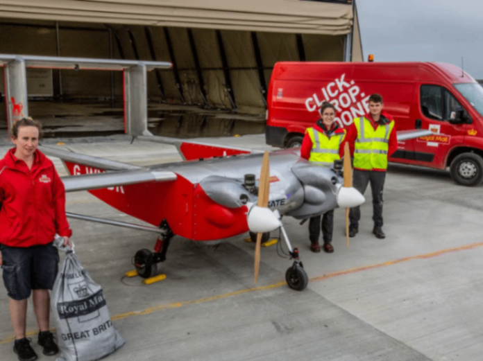 أول بريد جوي بطائرة بدون طيار في المملكة المتحدة