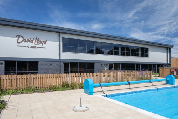  غرق شدن کودک 3 ساله در استخر David Lloyd