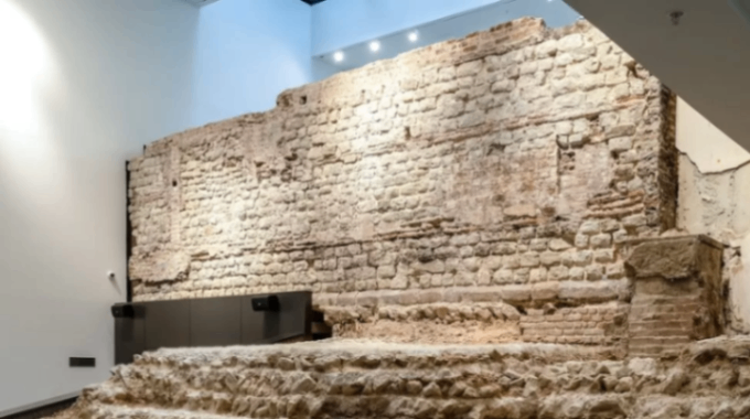 اكتشاف جزء كبير من السور الروماني الذي دفن لأكثر من 40