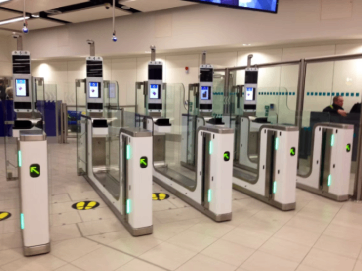 نکات خواندنی در مورد eGates پاسپورت در فرودگاه‌های بریتانیا