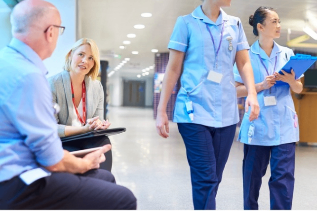 لجأت الحكومة إلى القطاع الخاص لتقليل قوائم انتظار NHS