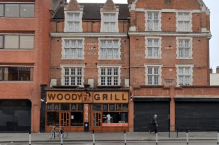 تعلیق سه ماهه رستوران کباب غرب لندن به علت استخدام کارگران غیرقانونی 