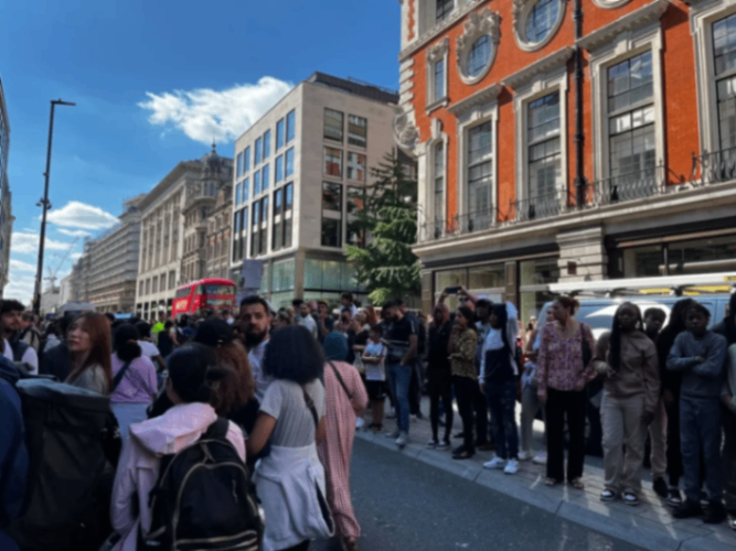 انتشر استدعاء للسرقة من JD Sport في شارع أكسفورد على نطاق واسع