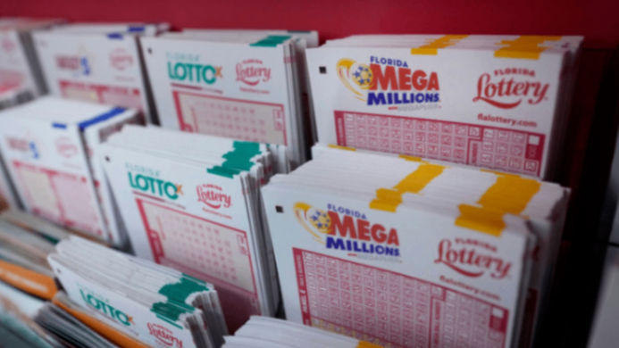 فائز اليانصيب المحظوظ 