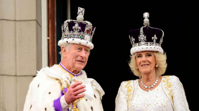 سکه‌های 50 پنی با طرحی از پرتره‌ی پادشاه