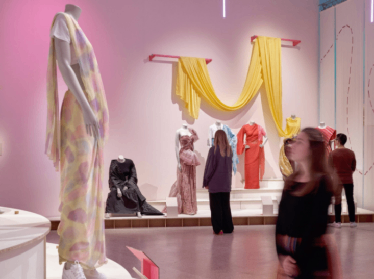 نمایشگاه لباس سنتی خانم های هندوستان یا ساری در لندن