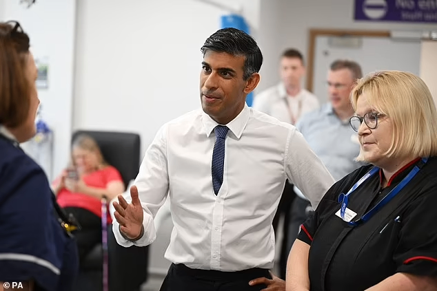  حذر رئيس الوزراء ريشي سوناك الذين يستخدمون  TikTok