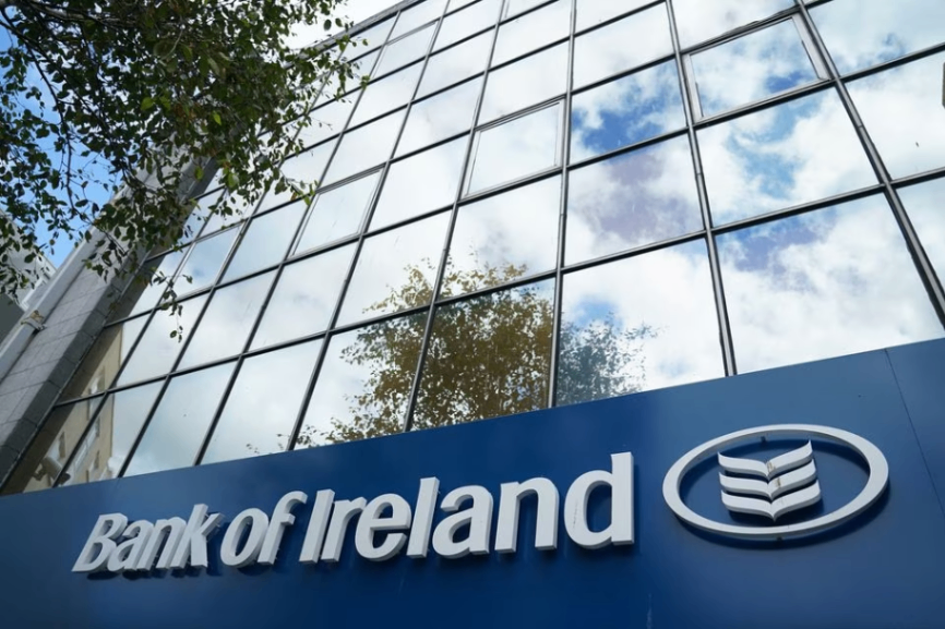 هجوم مردم به سمت دستگاه های خودپرداز در پی مشکلات فنی بانک ایرلند