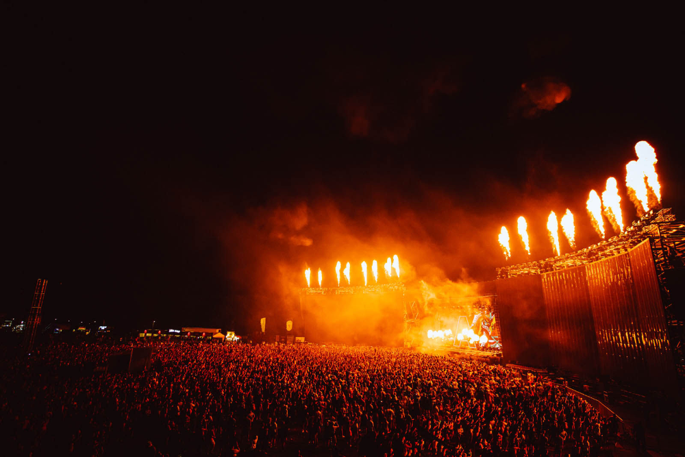 کمپینگ در مزارع جذاب با فستیوال Creamfields