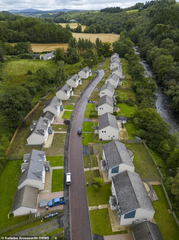 خانه های ۳۰۰هزارپوندی متروکه‌ی اسکاتلند!