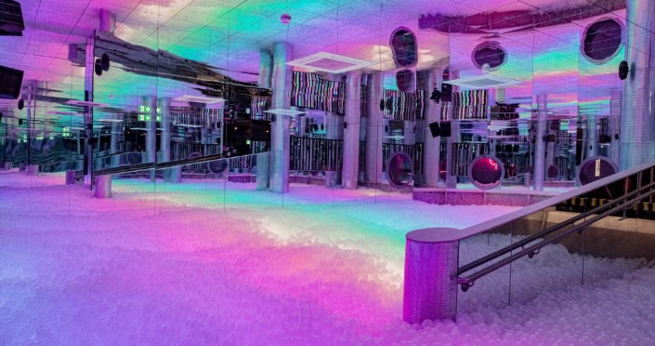 حدث Ballie Ballerson  مع مليون كرة صغيرة