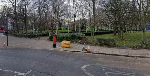 امرأة في منتصف العمر أنقذها بطل مجهول في شمال لندن