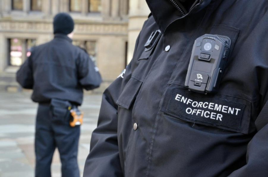 وکیل معروف بریتانیایی در تیک‌تاک، قوانین عدم ارائه نام و آدرس را توضیح می‌دهد