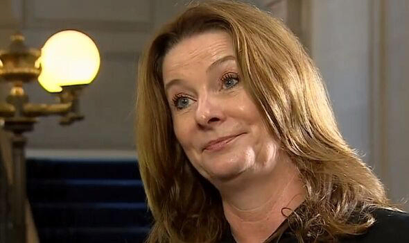 اعتذار وزيرة التربية والتعليم بسبب استخدام ألفاظ بذيئة