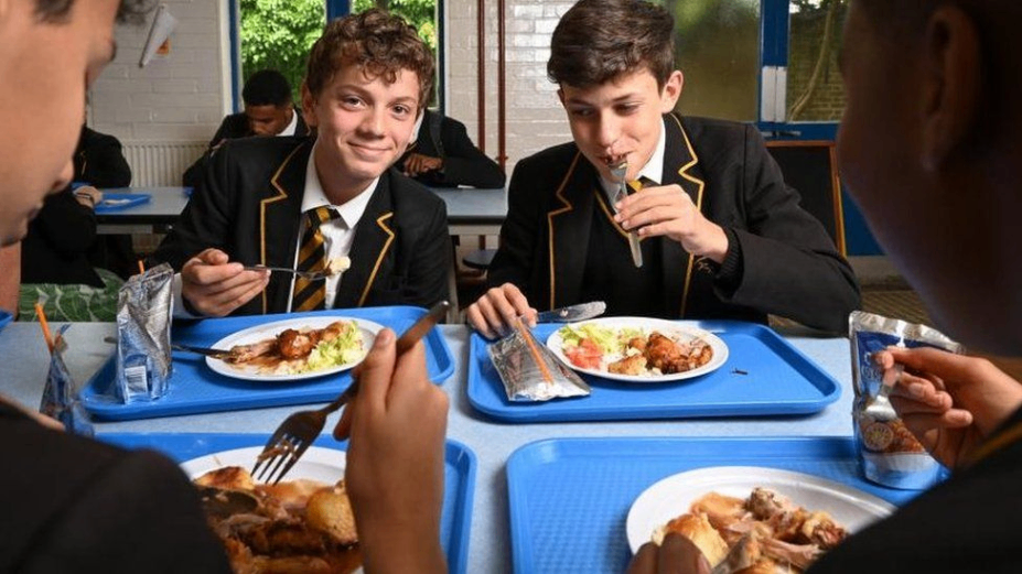 توفير وجبات مجانية في المدارس الابتدائية العامة في لندن