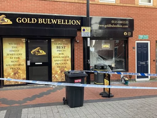 سطو نهاري على محل مجوهرات في Nottingham