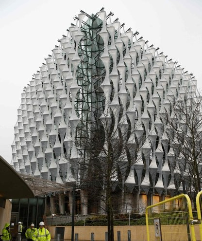 مليار دولار لبناء السفارة الأمريكية الجديدة في لندن