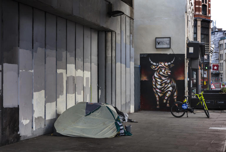  پناهندگان مجبور به خوابیدن در خیابان هستند