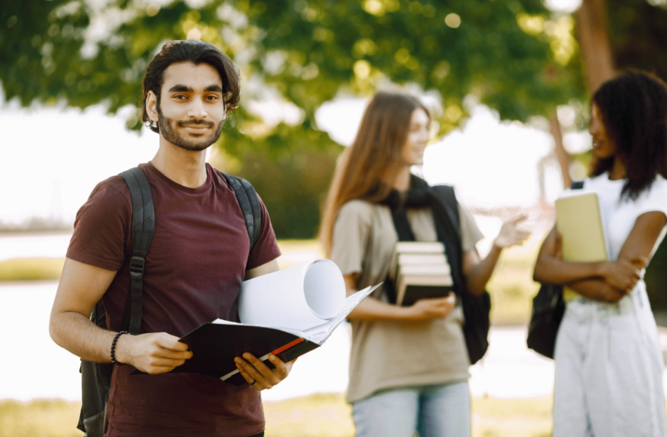 يشعر الشباب في إنجلترا بأن عليهم تغيير مكان حياتهم للحصول على فرص أفضل