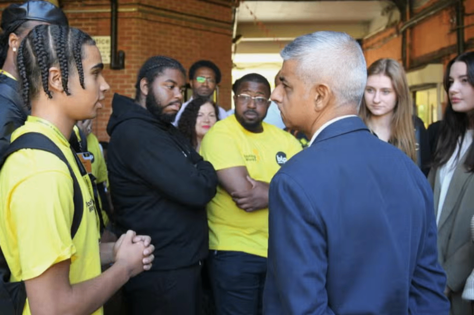 يعمل صادق خان على الحد من جرائم السكاكين من خلال استثمار 3.4 مليون جنيه إسترليني