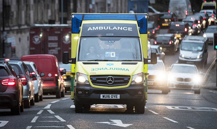 هل تجاوز الإشارة الحمراء لسيارة الإسعاف قانوني؟