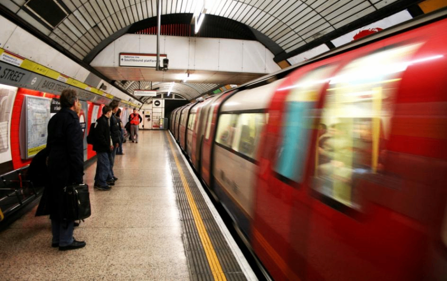 نمایندگان ساسکس در برابر تصمیم حذف کارت سفر روزانه لندن مقاومت می‌کنند