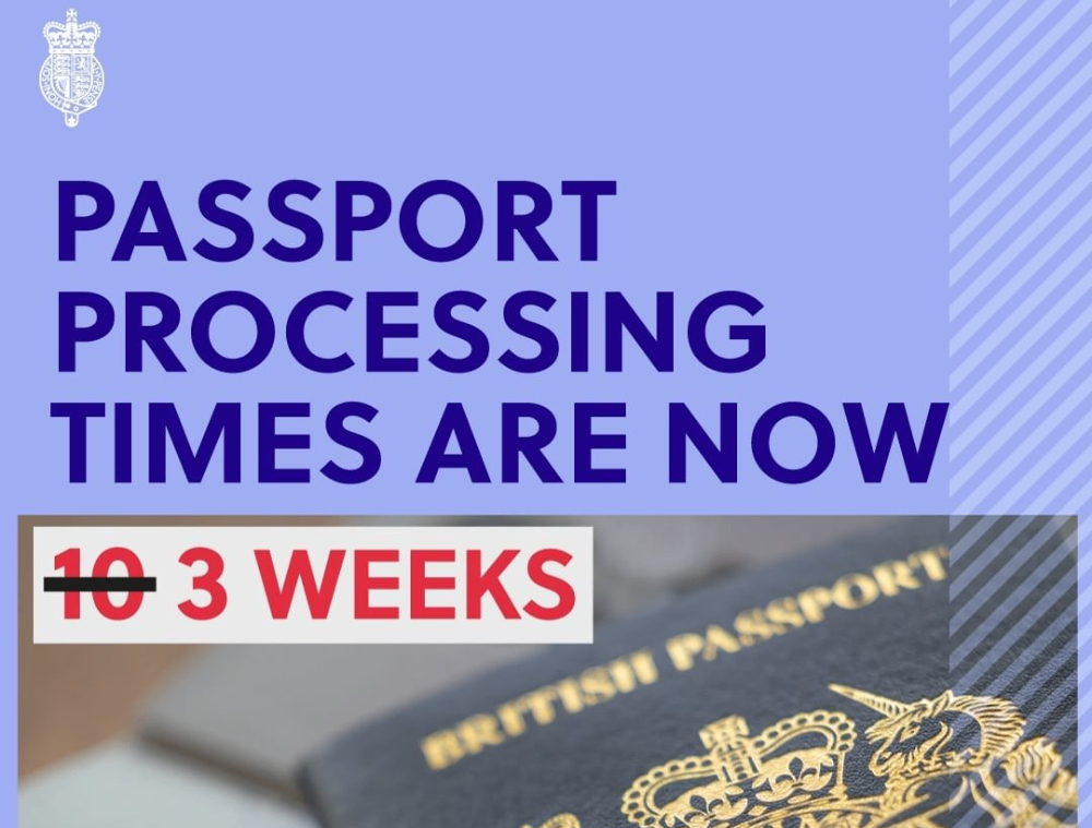 قام مكتب الجوازات البريطاني (HM Passport Office) بتخفيض وقت معالجة جوازات السفر إلى ثلاثة أسابيع