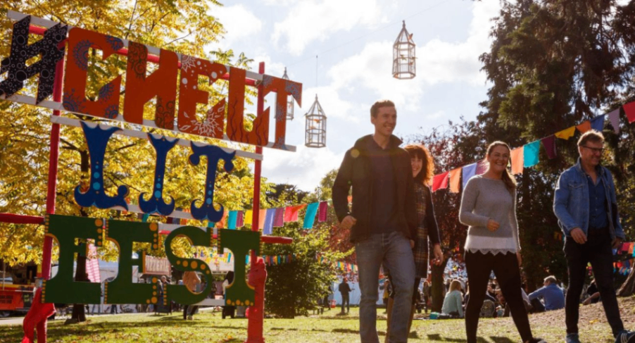 مهرجان شلتنهام الأدبي: احتفال بالكلمات والأفكار