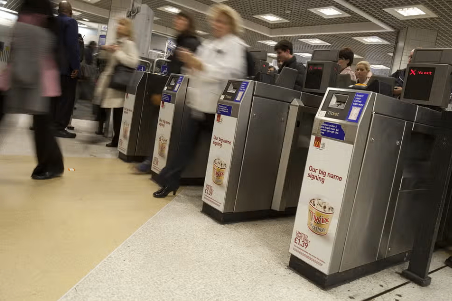 جریمه‌های سفر بی‌بلیت و عواقب آن در مترو لندن