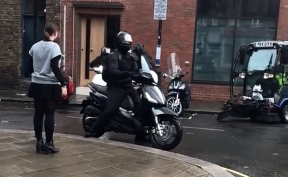 دزدی گروهی موتور سیکلت در SOHO لندن