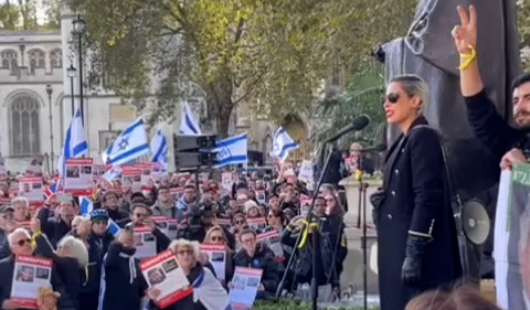 انتقاد شدید یک زن ایرانی از یهودستیزی در اعتراضات حمایت از اسرائیل