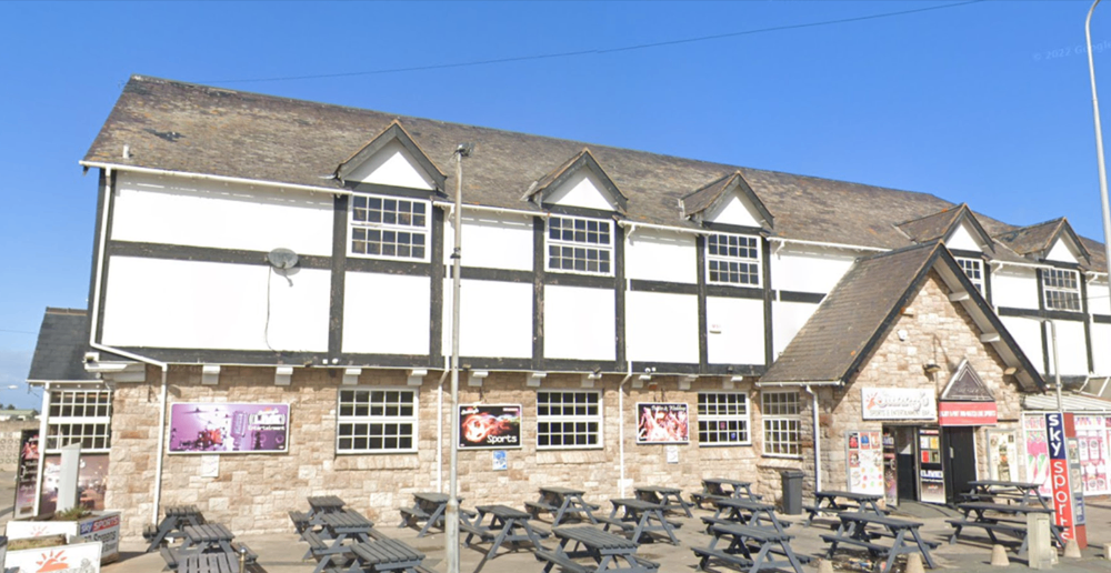 مستی بیش از حد کودکان در یک مهمانی در کانوی