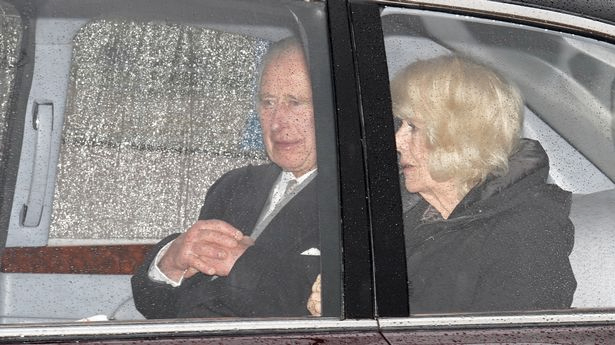 شاه چارلز با وجود اینکه در  پروسه درمان سرطان است، بازگشت به لندن را جشن گرفت