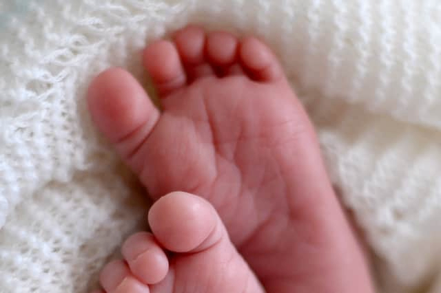 دادگاه عالی: مردی که برای باردار شدن همسر اسپرم خود را با اسپرم پدرش مخلوط کرده است، نیازی به تست تعیین پدر ندارد.