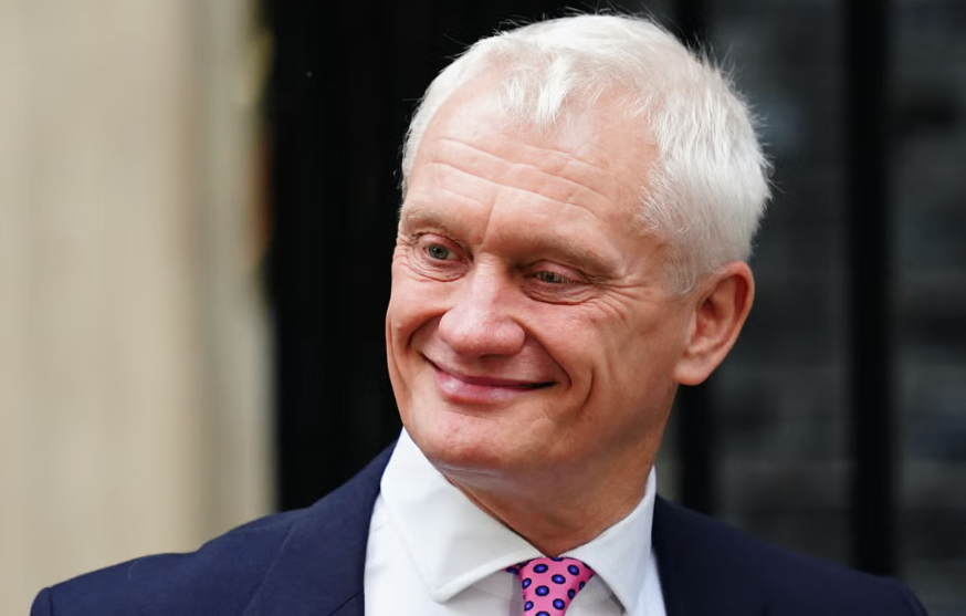 وزیر انرژی از سمت خود کناره‌گیری کرد