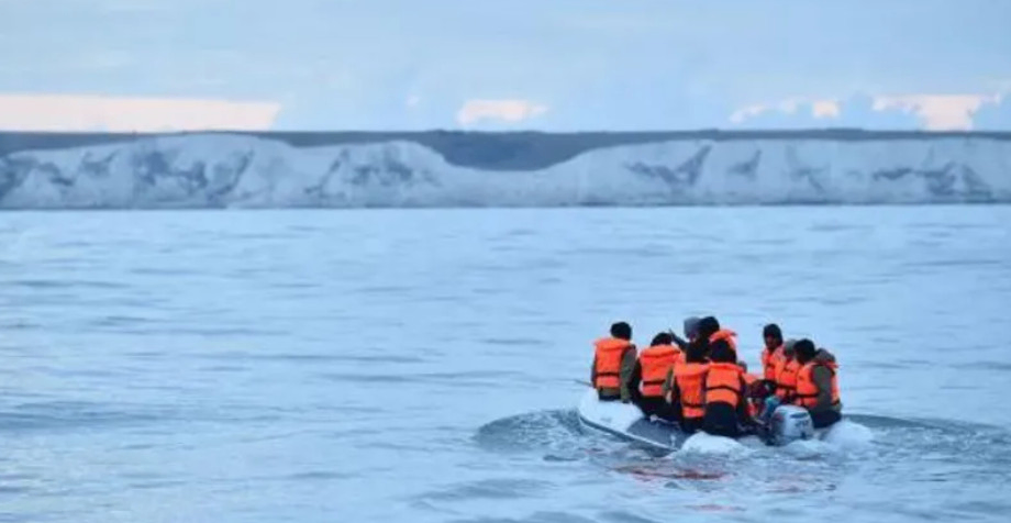 رکورد عبور بیش از 700 مهاجر از کانال در یک روز