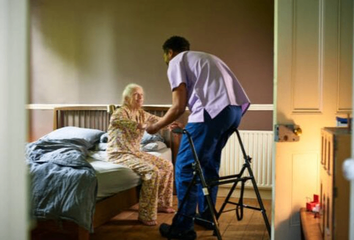 پرستاران غیر حرفه‌ای مجبور به پرداخت مجدد 250 میلیون پوند به DWP هستند