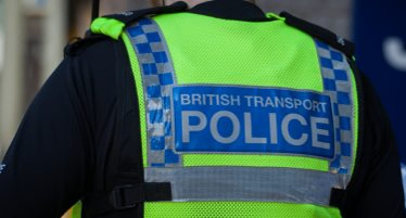 فراخوان به دختران نوجوان برای گزارش تجاوز جنسی در وسایل حمل و نقل عمومی