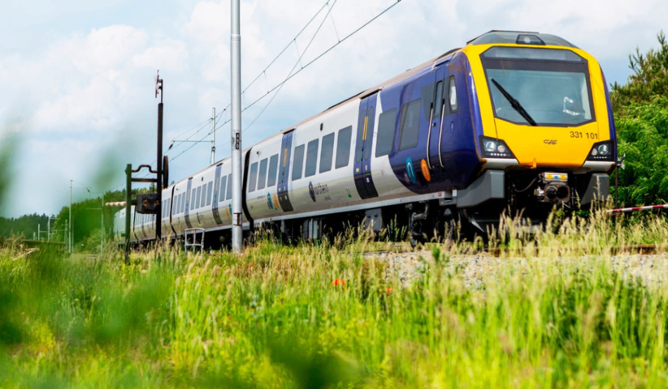 پس از خروج یک قطار باری از ریل در یک مسیر مهم، 'هشدار عدم سفر' صادر شد